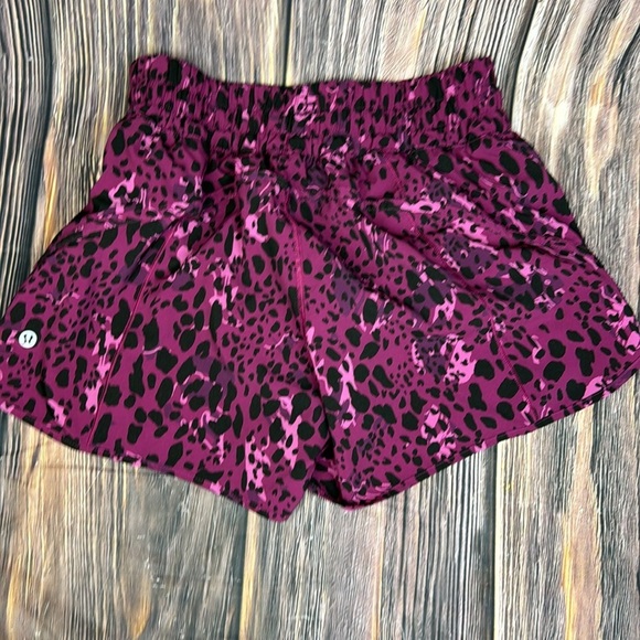 Lululemon Track That Mid-Rise Lined shorts - Picture 2 of 9